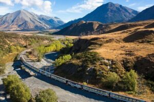 10 Day North to South Island NZ Private Tour from Auckland - Hobbiton and the Rotorua warm-up: from Waikato film magic to a redwood walk