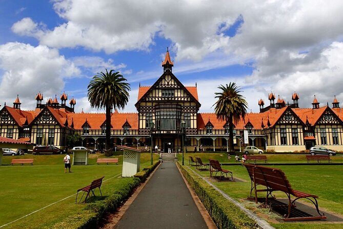 2 Day Tour Auckland to Hobbiton, Waitomo, Rotorua and Taupo - Rotorua City Orientation: Quick Stops That Help You Make Sense of the Region