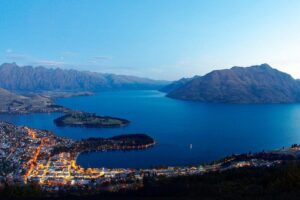 7 - Day North to South Island Grand Tour - Auckland to Queenstown - Waitomo Caves to Rotorua: Maori Culture and Geothermal Time