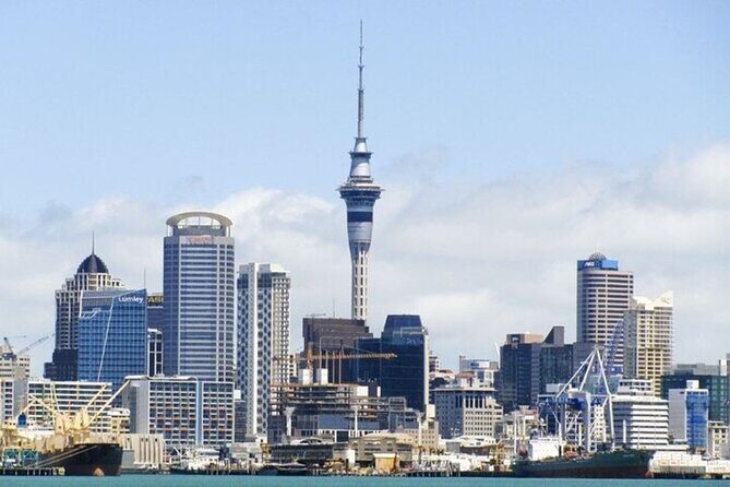 Auckland Best Street Food Tour With A Local Guide - Stop 1: Auckland City Hall (Town Hall) as your launchpad