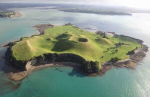 Auckland: Browns Island (Motukorea) Sea Kayak Tour - Kayaking across the Hauraki Gulf and Waitematā Harbour