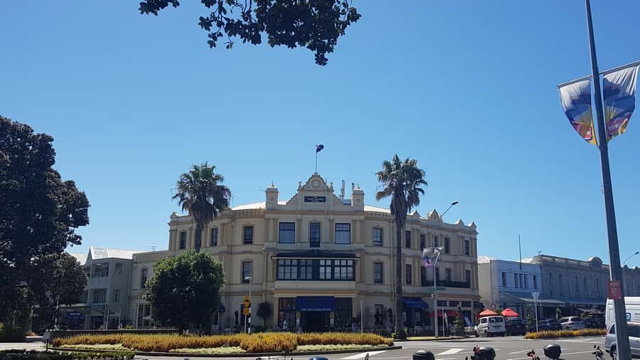 Auckland: Full-Day City Tour - Auckland Domain, Cornwall Park, and the park-and-view rhythm