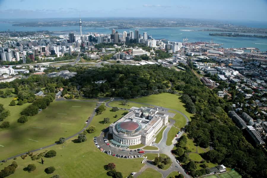 Auckland: Guided Small Group City Discovery Tour - Ponsonby to the Harbour Bridge: neighborhood flavor before the big views