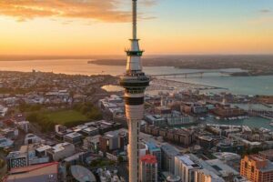 Auckland Highlight Attractions Small Group Tour - Mt Eden: the volcano viewpoint that frames Auckland fast