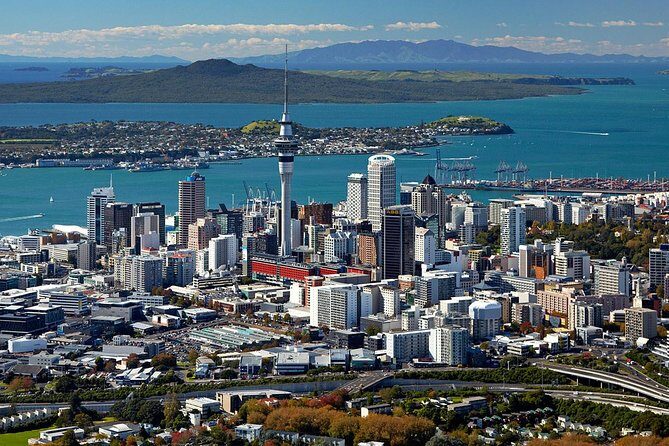 Auckland Highlight Fullday City Tour - Mount Eden to Devonport: your highlights day in one smooth loop