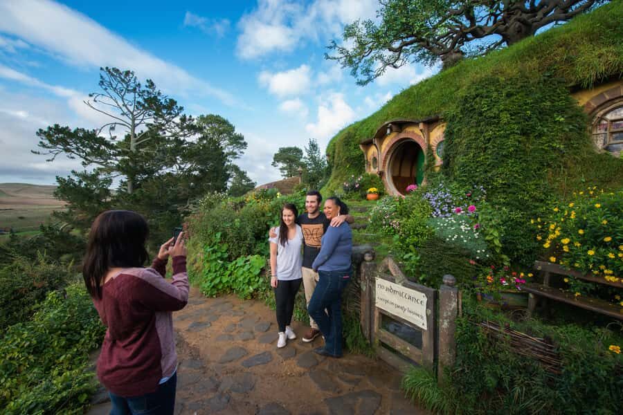Auckland: Hobbiton Movie Set Tour with Lunch - Key points to know before you go