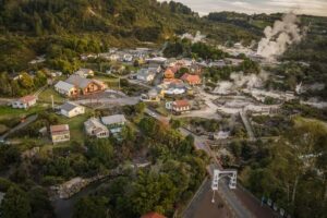 Auckland: Rotorua Living Maori Village Tour w/ Haka & Lunch - Rotorua’s geothermal world on the ground