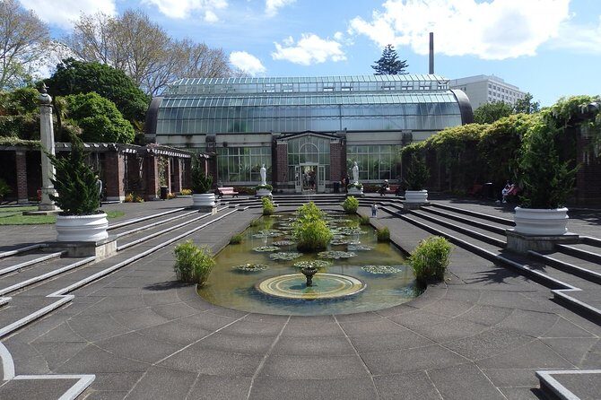 Auckland Scenic Day Tour Full-Day- 8 HOURS - Auckland Domain and One Tree Hill: parks with real meaning