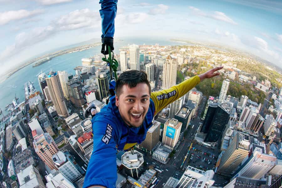 Auckland: SkyJump & SkyWalk Combo - SkyJump: straight down to up to 85km/h in about 11 seconds