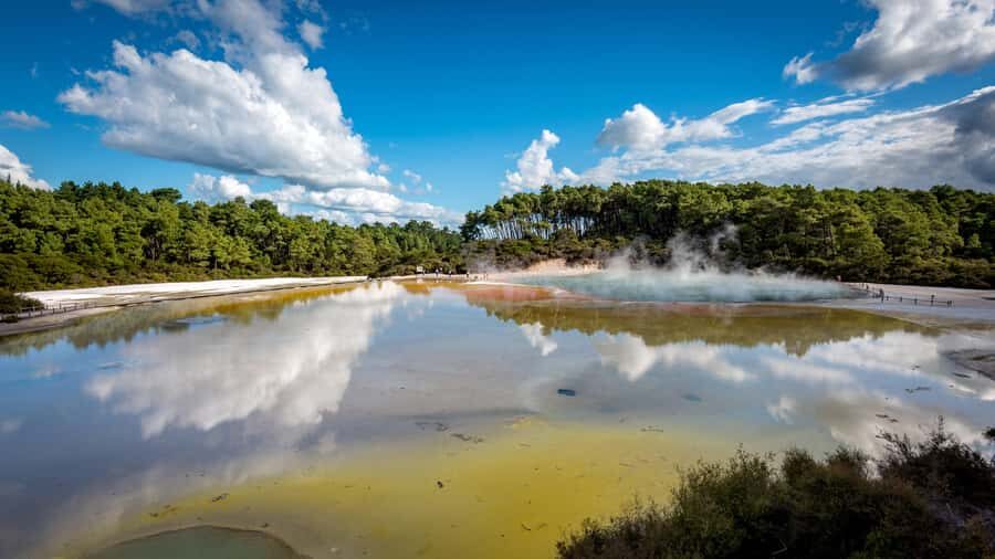 Auckland: Wai-O-Tapu, Maori Haka & Hot Springs Rotorua Tour - Blue and Green Lakes time: adding scenery without overloading the day
