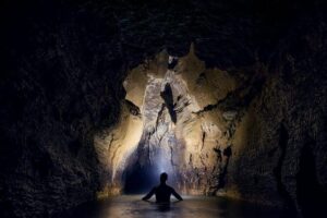 Black Labyrinth: Black Water Rafting - Private Tour from Auckland - Entering the underground: your Black Labyrinth safety prep