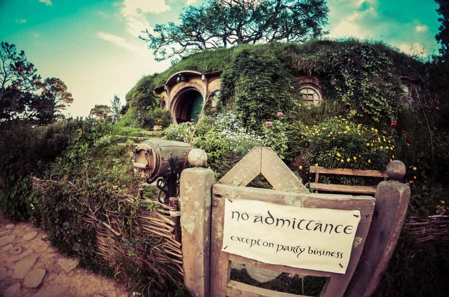 From Auckland: Hobbiton Afternoon Tour - A practical way to do Hobbiton from Auckland (without feeling rushed)