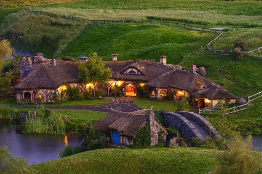From Auckland: Hobbiton Movie Set Day Tour with Picnic Lunch - Who this tour suits (and who should rethink it)