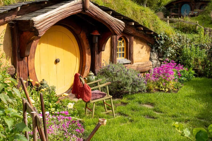 From: Auckland: Rotorua via Hobbiton Tour One Way Tour - Tips That Make the Day Run Smoothly