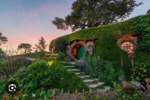 Hobbiton and Waitomo Caves Arrive in Comfort and Style - Price and value: what you pay for the tour, and what you pay at the door