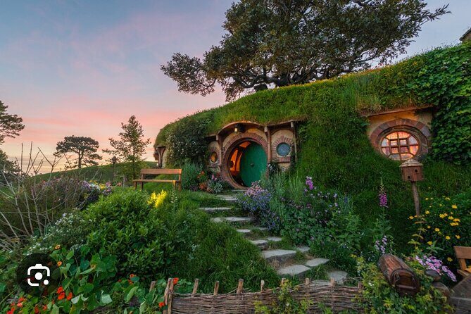 Hobbiton and Waitomo Caves Arrive in Comfort and Style - Price and value: what you pay for the tour, and what you pay at the door