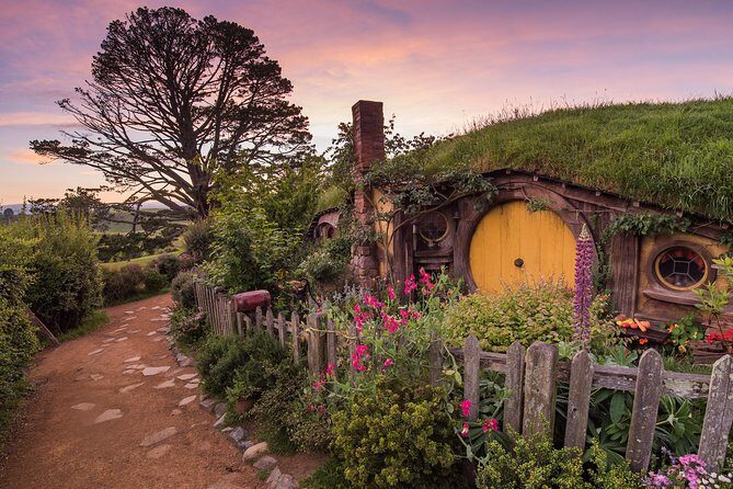 Hobbiton Movie Set day tour From Auckland - Stop 2: Auckland & Beyond Meets You in the City