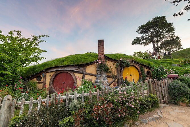 Hobbiton Movie Set Experience: Private Tour From Auckland - What to pack and how to prepare (so the walk feels easy)
