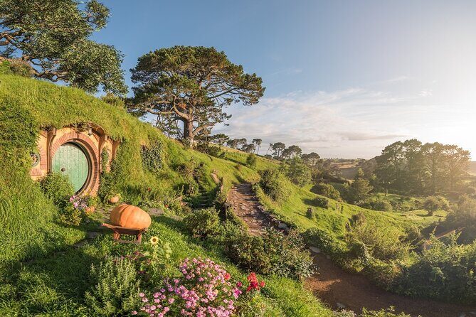 Hobbiton Movie Set Guided Day Tour with Lunch from Auckland - Who this Hobbiton day tour is best for