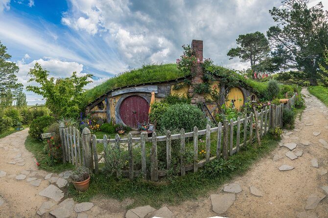 Hobbiton Movie Set Small Group Fully Guided Day Tour from Auckland - What you’re paying for: price and value at $176.86