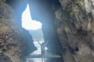 Piha Beach - Getting out of Auckland: Waitakere Ranges and Arataki Visitor Centre