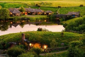 Private 3 Days Tour From Auckland: Hobbiton, Hamilton, Rotorua & Waitomo Caves - Day 1 in Auckland: Bastion Point, One Tree Hill, Domain gardens