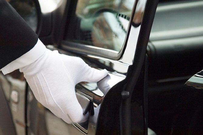 Private Auckland Airport Transfer to, from Auckland Hotels SUV - Who should book this private Auckland airport transfer?