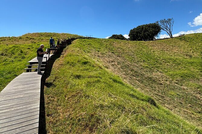 Private Auckland Best Top 5 Spots Half day Tour - Mission Bay: Waterfront Relaxation and Rangitoto Views