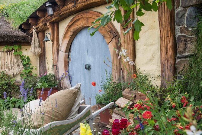 Private Journey to Middle-earth: Hobbiton Movie Set - Ex Auckland - Hobbiton Movie Set: 2.5 Hours on the 1,250-Acre Farm