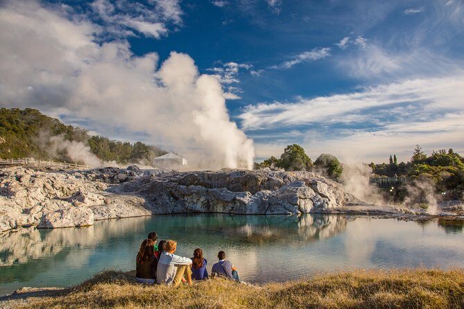 Private Tour From Auckland to Rotorua & Waitomo Glowworm Caves, Small group - Te Puia geothermal park: 3 hours of steaming ground and guided context