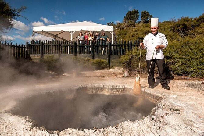Private Tour to Rotorua’s Natural wonders and Māori Arts & craft. - A 6:00 am start: the rhythm of this Rotorua day