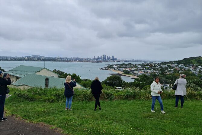 Small-Group Kumeu Wine Country Tour with Wine Tastings & Lunch - Three Wineries, Three Styles: Soljans, Coopers Creek, Westbrook