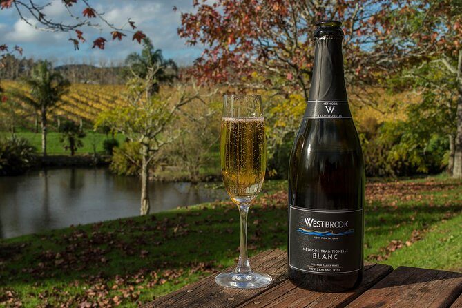 Small-Group Kumeu Wine Country Tour with Wine Tastings & Lunch - Small-Group Comfort (14 or Fewer) and Why It Matters for Tastings