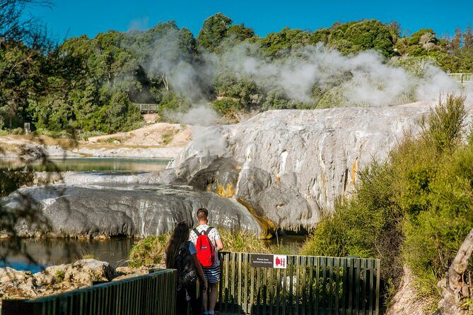 Te Puia Rotorua Experience with Optional Activities – Ex Auckland - Rotorua in 30 minutes: Lake Rotorua stop, and why it matters