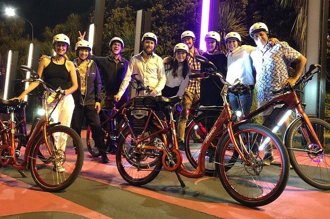 The City Lights: a unique electric bike tour of Auckland by night! - Grafton Gully and the return with bridge-and-port glow