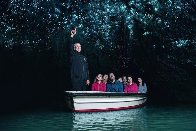 Waitomo Caves & Rotorua - Te Puia Small-Group Tour from Auckland - Stop in Pirongia and Otorohanga: quick breaks that reset you